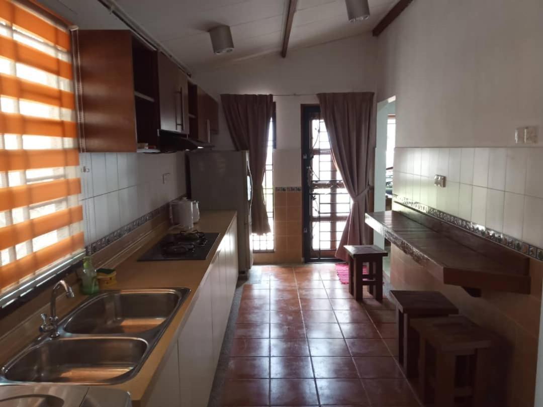 Rumah percutian Homestay Larkin, Jalan Sukarela *